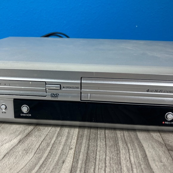 Zenith XBV443 DVD Player / Video Cassette Recorder VCR Combo No Remote TESTED - Picture 3 of 9